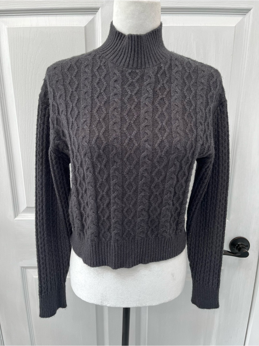 Truth by Republic Charcoal Cable Knit Cropped Mock Neck Sweater M Academia Chic